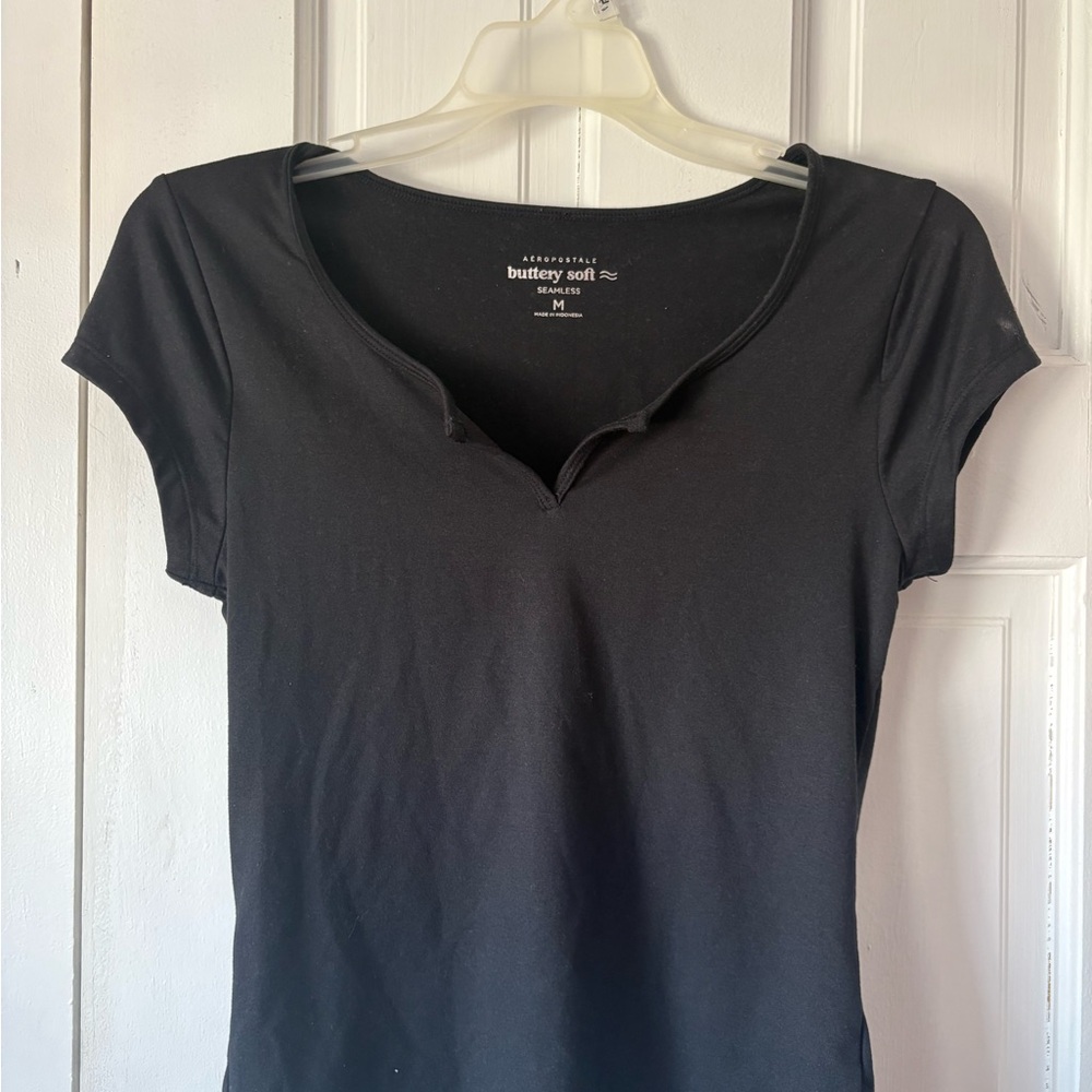 Women’s Aeropostale Buttery Soft Seamless Notch-Neck Top